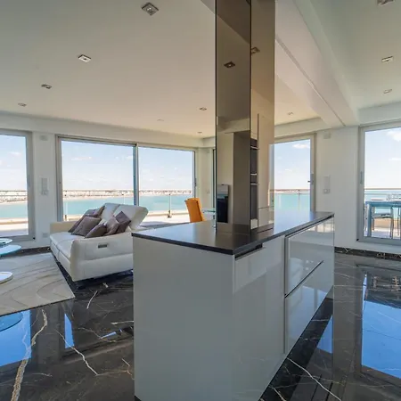 Apartment Emplacement Rare Avec Vue Garage Ferme