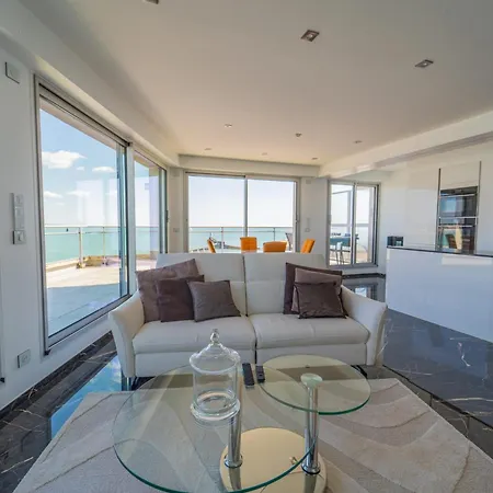 Emplacement Rare Avec Vue Garage Ferme Apartment