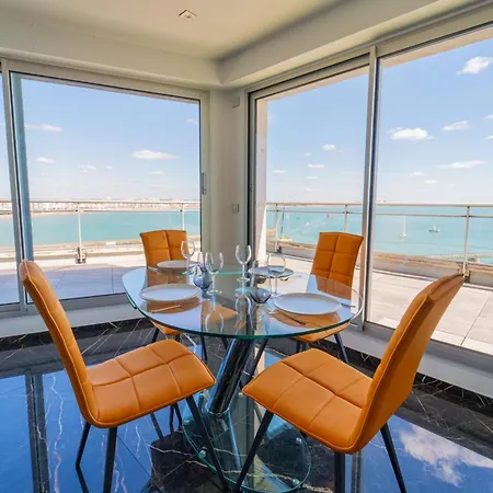 Emplacement Rare Avec Vue Garage Ferme *