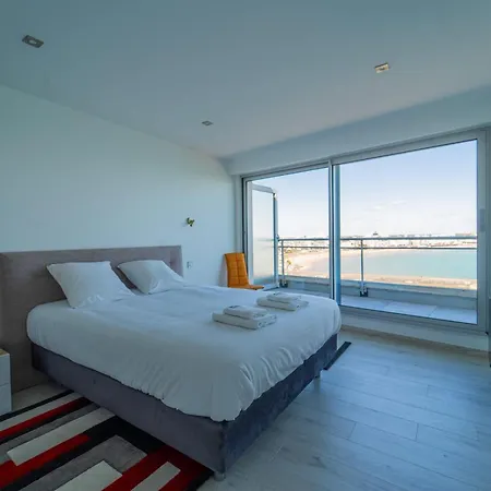 Emplacement Rare Avec Vue Garage Fermé Appartement