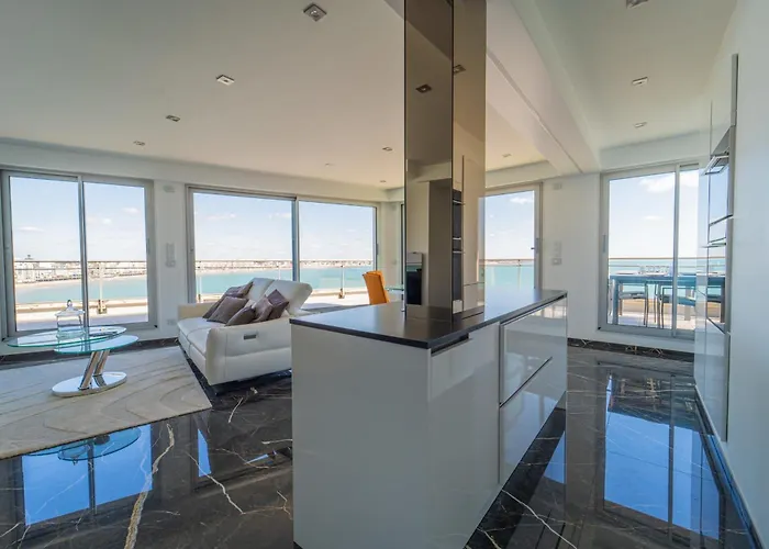 公寓 Emplacement Rare Avec Vue Garage Ferme