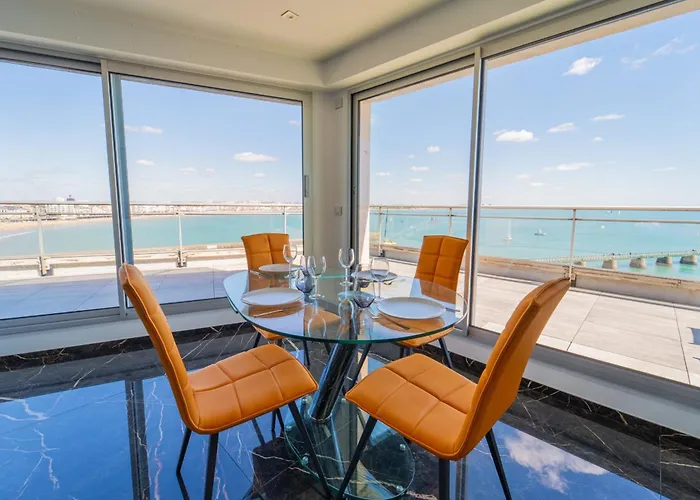 Emplacement Rare Avec Vue Garage Ferme *