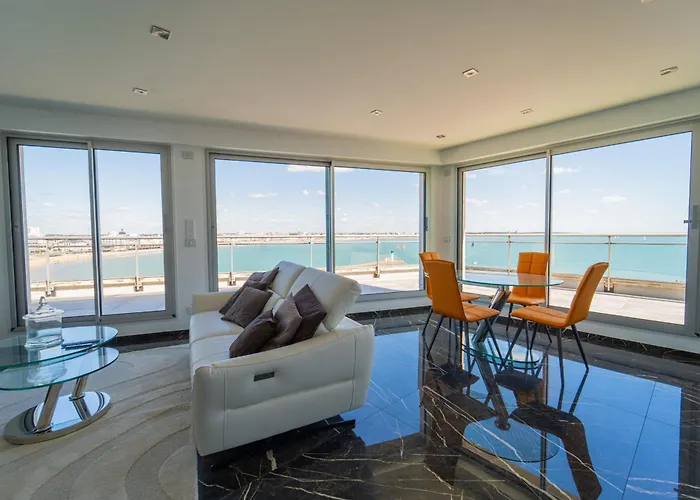 Emplacement Rare Avec Vue Garage Ferme *