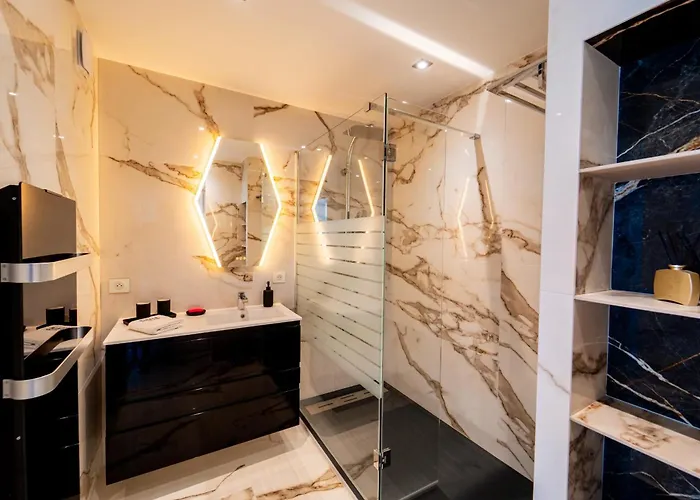 Emplacement Rare Avec Vue Garage Ferme 公寓 莱萨布勒-多洛讷