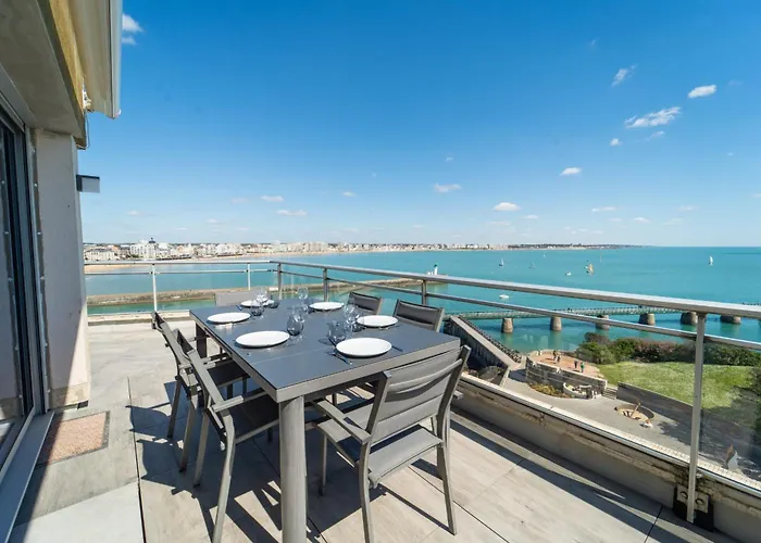 公寓 Emplacement Rare Avec Vue Garage Ferme 莱萨布勒-多洛讷