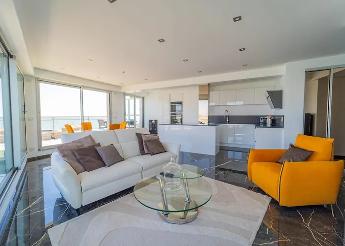 Emplacement Rare Avec Vue Garage Ferme *